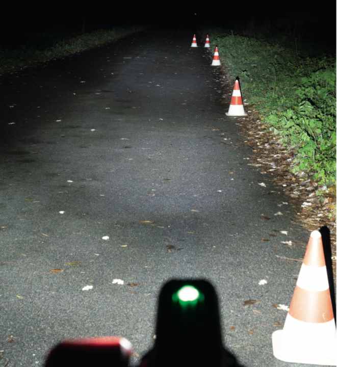 Lezyne Super StVZO 600+: Best light pattern amongst the budget models, with wide illumination of the immediate vicinity and the edges.