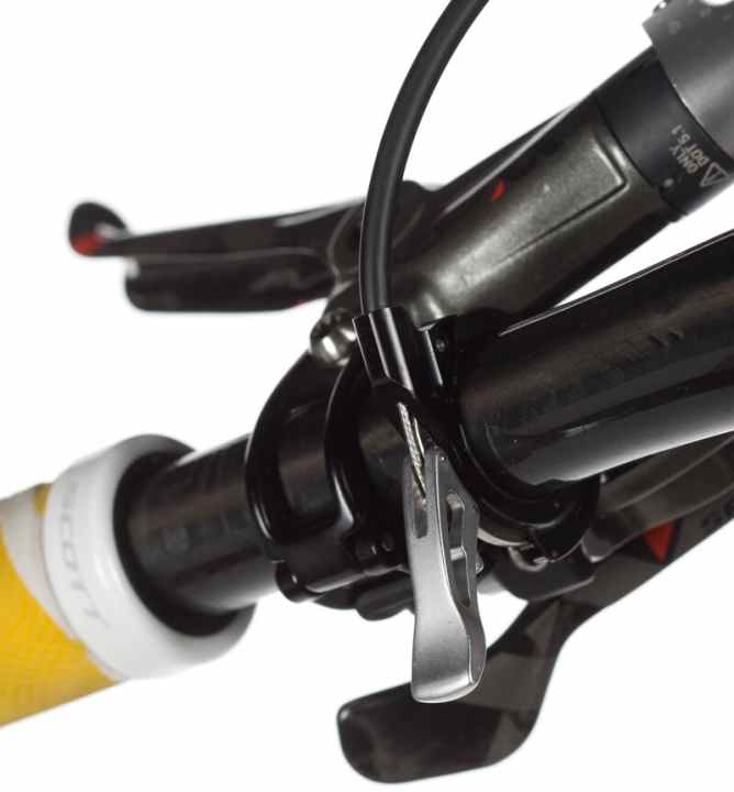   Die Bedienung des Remote-Lenkerhebels bei den DT-Gabeln erfordert ein wenig Gewöhnung, funktioniert aber einwandfrei.