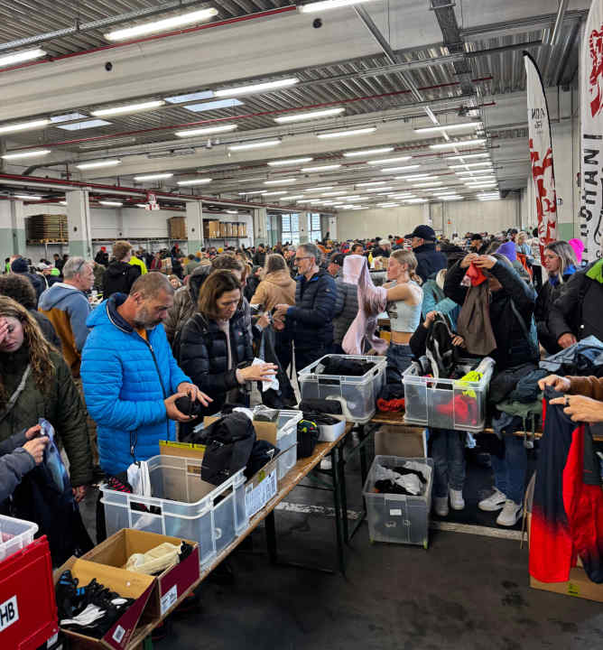 Gucken, anfassen, feilschen. Flohmarkt-Vibes!
