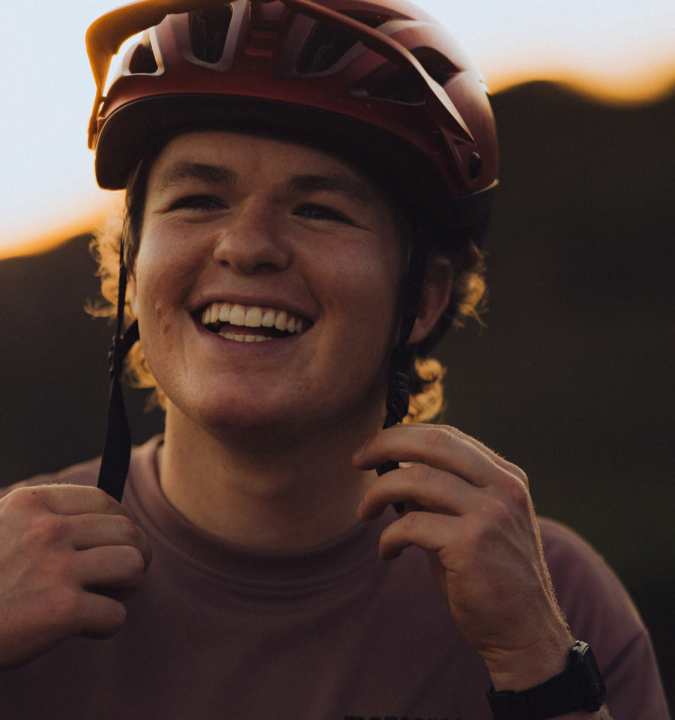 Tester Max Fuchs is a self-confessed Highrise fan and, after the practical test, fitted a handlebar with 80 millimetre rise to his E-Enduro. "For me, the advantages outweigh the disadvantages. It's crazy how rarely I have to struggle with arm pump," says Max.