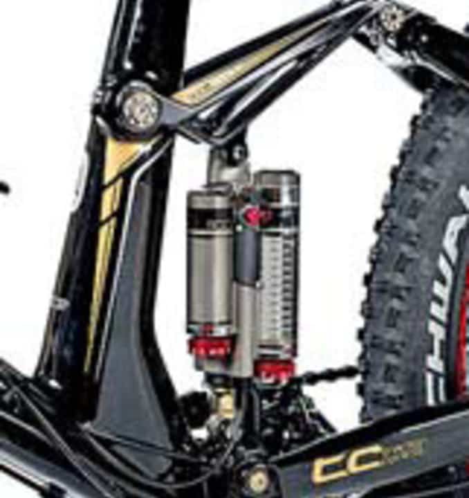   The air pressure on the shock is quickly adjusted thanks to the scale. You have to play with the rebound damping positions for a while.