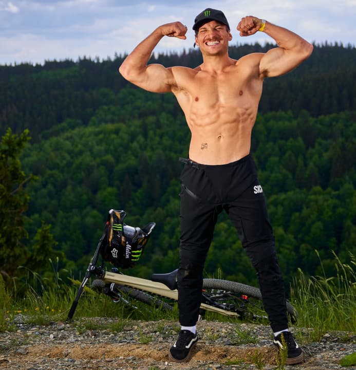 Muskeln sind natürliche Crash-Pads: Daniel Ruso weiß wie man sich bei Stürzen schützt. Angenehmer Neben-Effekt: Der Wiener sieht aus wie ein Model-Athlet.