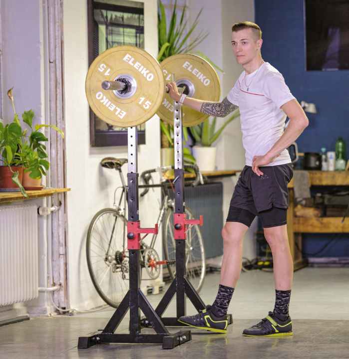If you have mastered the technique, you can also bring the barbell training equipment home with you