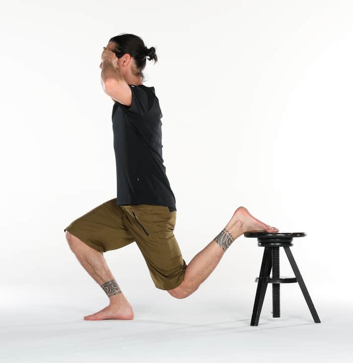 Advanced users take two dumbbells in their hands for this exercise instead of putting their hands on their temples.