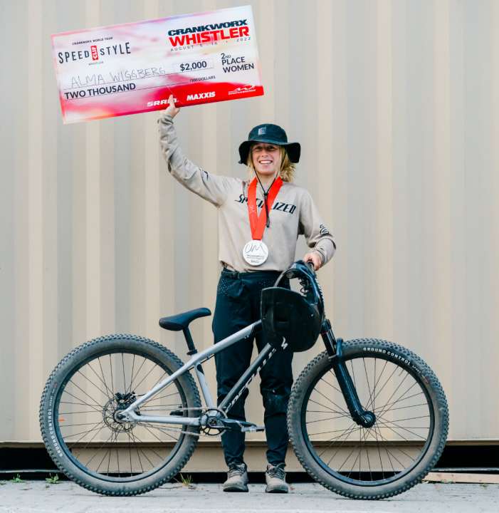 Alma Wiggberg, Wohnort: Falun, Schweden, Jahrgang: 2003, MTB-Disziplinen: Freeride, Enduro, Slopestyle
Top 3 Erfolge: #2 Clif Speed & Style (Crankworx Whistler), Die erste, die einen 360 in einer Competition landete, Red Bull Rookie of the Year, 2022