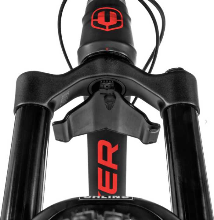   What looks like a spoiler is the fork sensor of the MIND system. The magnets are located on the immersion tubes.