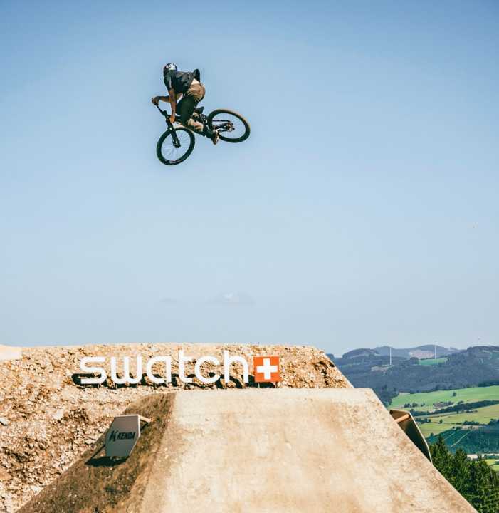 Turning biking into flying: Kade Edwards. "He's the world's craziest jumper," says Johannes Fischbach about the Englishman.
