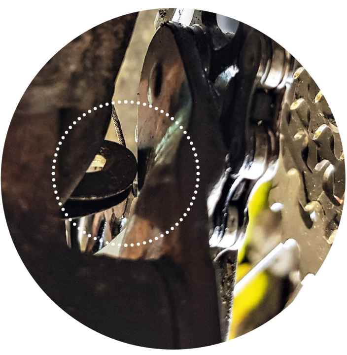   Ceramic Speed OSPW X: Im ungünstigen Fall berührt die Führung des Schaltseils den Schaltwerkskäfig auf dem kleinsten Ritzel. Dann muss die Kettenlänge verändert werden.