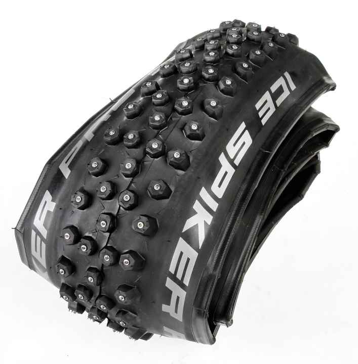   Der Ice Spiker von Schwalbe ist ein Klassiker. 361 Spikes sorgen für Halt auf Eis und Schnee.