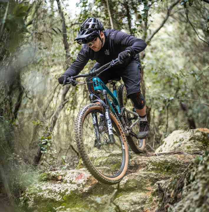 The Fox fork dutifully swallows up everything that gets in the way of endurance tester Sergej.