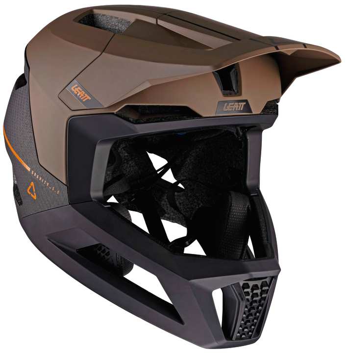 With the Gravity 5.0, Leatt wants to offer full downhill protection with minimum weight. The South Africans realise the 750 grams with a partial carbon shell