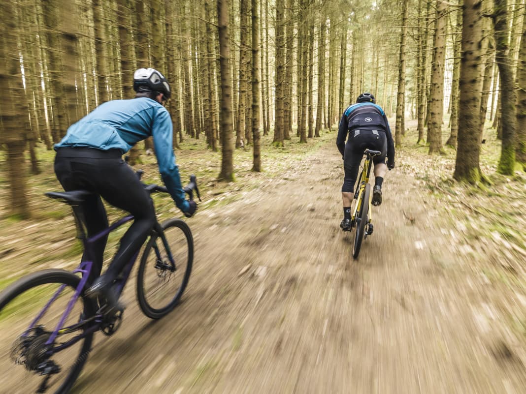 4 Aluminium-Gravelbikes ab 1699 Euro im Test