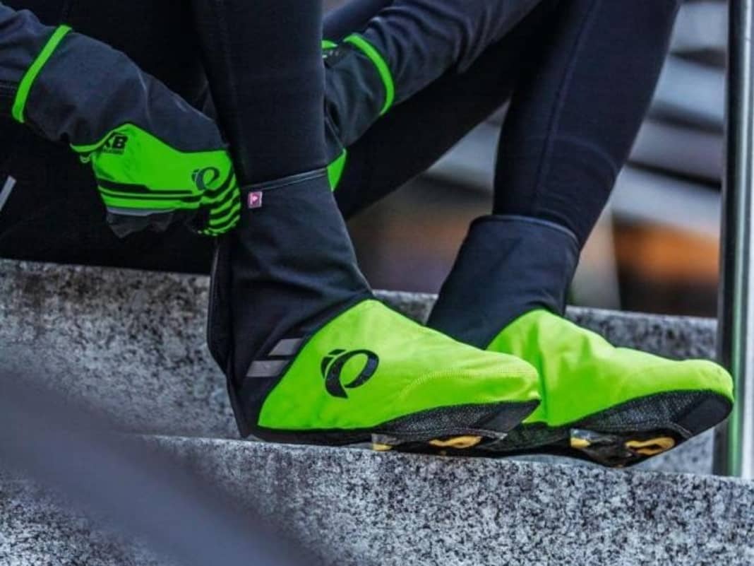 Handschuhe und Überschuhe