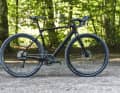 The frame, handlebars and seat post are made of carbon – the Creed relies on this ‘miracle fibre’. The only thing missing is a set of carbon wheels, but that’s asking a bit much at this competitive price.