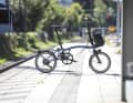 Das Brompton Electric P Line wiegt selbst mit Akkutasche nur rund 16 Kilo.