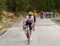 Esteban Chaves, Teamkollege von Carr bei EF Education EasyPost, attackiert im Schlussanstieg nach Vallter