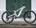 YT Decoy MX Core 4 // Bosch CX // 800 Wh // 180/170 mm // 29/27,5 Zoll // 23,4 kg // 8999 Euro