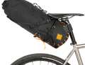 Der Restrap 18L Saddle Bag wiegt 645 Gramm,