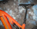A dropper post with 150 mm travel - that doesn't sound particularly noteworthy. However, even e-hardtails in this price range usually come without this helpful extra. The E-Expl lacks nothing!