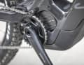 Der leichte Shimano EP801 hat sich seit Jahren bewährt, kann mit einer Maximalleistung von knapp 600 Watt und einem maximalen Drehmoment von rund 80 Nm mit der moderneren Konkurrenz aber nicht mehr mithalten.