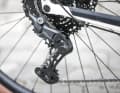 canyon grizl 5: Die neue Shimano Cues garantiert Langlebigkeit dank Linkglide-Technik. Aufgrund der 1x11-Übersetzung muss man sich aber mit den etwas gröbere Gangabstufungen abfinden.