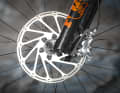 220 mm brake discs at the front give the Code brakes plenty of stability.