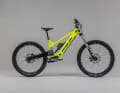 Until now, the Manitou Silver Dorado has been reserved for the professionals of the AON Racing Team. It is now part of the strictly limited-edition NICOLAI R20 MGU AON Edition. The hefty price tag: 14,999 euros