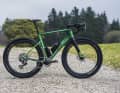 Ce vélo a été spécialement conçu pour les courses de gravel exigeantes telles que l'Unbound ou la Traka