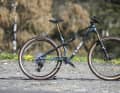 Das Cube AMS Zero99 C:68 SLX 29 ist ein alter Bekannter. 2021 war dem Cross Country Modell zuletzt ein Update vergönnt.