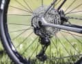 Der Shimano-Antreib ist eine gute Wahl fürs günstige MTB Hardtail. Das XT-Schaltwerk ist bei Cube aber nur ein Blender.