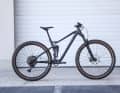Das Cube Stereo One22 Pro kostet nur 1999 Euro und ist damit eines der günstigsten Trailbike-Fullys am Markt.