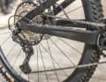 Eine Shimano XT Schaltung wechselt am Cube Stereo One44 C:62 Race 29 insgesamt zwölf Gänge.
