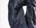 The first time you slip them on, the trousers immediately impress with their comfortably wide leg openings, which stay securely in place – even if the silicone dots are a little too strong for that.