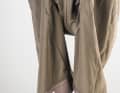 On the leg, the narrower cuffs feature a non-slip coating to ensure a secure fit without slipping.