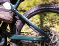 Tubeless tyres have clear advantages over traditional inner tubes when riding off-road. However, setting them up and maintaining them can be quite a faff. How can you make it easier, and what should you bear in mind when setting up tubeless tyres? We asked an expert for their advice.