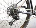 Die billige Sram NX Eagle Schaltung ist dem Preis des Specialized Chisel Hardtail Comp nicht angemessen.