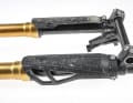Compared to other upside-down suspension forks, such as the Fox Podium, the KYB feels less heavy-duty with its 32 mm stanchions. Its weight, however, is certainly substantial. The KYB weighs almost as much as a double-crown fork: 2,949 grams