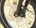 However, Magura’s Louise brakes on the Qio have noticeably more bite. This is a significant advantage, particularly when carrying a heavy load.