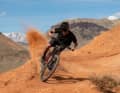 With 120 millimetres of suspension travel at the rear and 130 millimetres at the front, the new Ranger grows from a pure cross-country bike to a down-country bike.