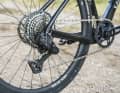 Was im High-End-Bereich mit der SRAM RED XPLR begann, ist 2027 dank der Ableger Force XPLR und Rival XPLR auch in der extrem beliebten Mittelklasse um 3.000 Euro angekommen: die 1x13-Philosophie.
