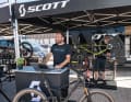 VIP-Service genossen alle Scott-Fahrer: Der Hersteller schickte einen ganzen Mechaniker-Trupp zur BIKE Transalp, der die Räder aller Scott-Fahrer im Ziel jeder Etappe nicht nur durchcheckte und wartete, sondern auch reinigte.