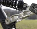 The spring travel can be set to 162 or 175 millimetres using the flip chip on the shock mount.