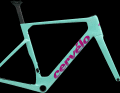 Cervélo propose également le Soloist sous forme de kit cadre. Celui-ci coûterait 3 799 euros et pèserait 1,45 kilo.