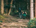 Zwei Generationen, eine Leidenschaft.  Ines hat den Aufstieg des  Enduro-Sports mitgeprägt.Leni wird erleben, wie er sich weiterentwickelt. | Fotos. Marco Schmidt