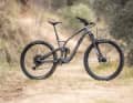 These are the key data of the GT Sensor Carbon Elite: 15.5 kg / 150/140 mm / 29" / 3999 euros / carbon/aluminium