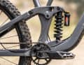 Marzocchi's Bomber CR shock has extra weight thanks to its steel spring, but also a very fine response. A switchable platform is missing.