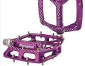 Die Hope F22 mit elf langen Pins pro Seite.