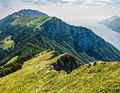 Ridge walk on the Altissimo: on the mountain flank towards the lake, thousands of bikers cavort, on the green alpine side towards Rovereto, the valley dwellers still look surprised when you come along as a biker.