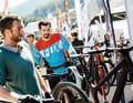 Freshe Bikes bestaunen. Wir haben gehört, Scott zeigt auf dem BIKE Festival in Leogang ein nagelneues Bike.