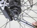 The screw is first tightened correctly with the torque spanner